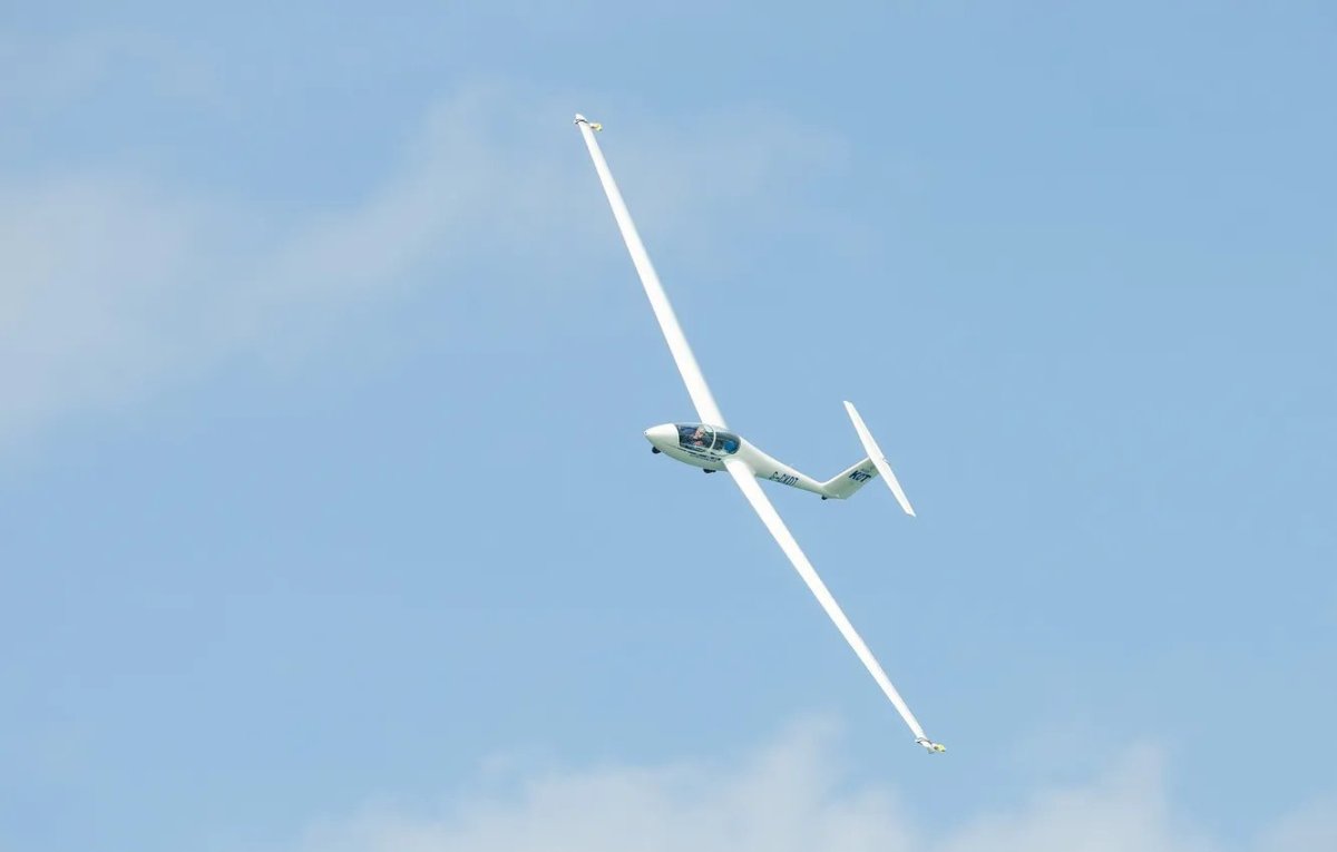 Планер в небе