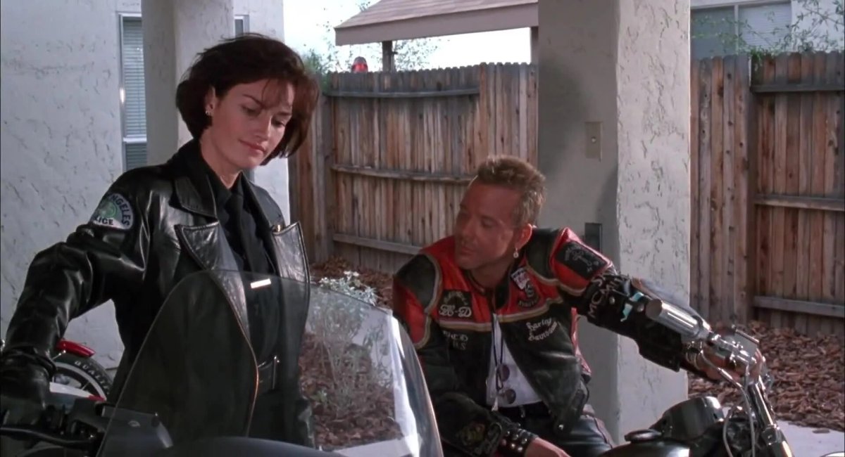 Харли Дэвидсон и ковбой Мальборо Челси Филд