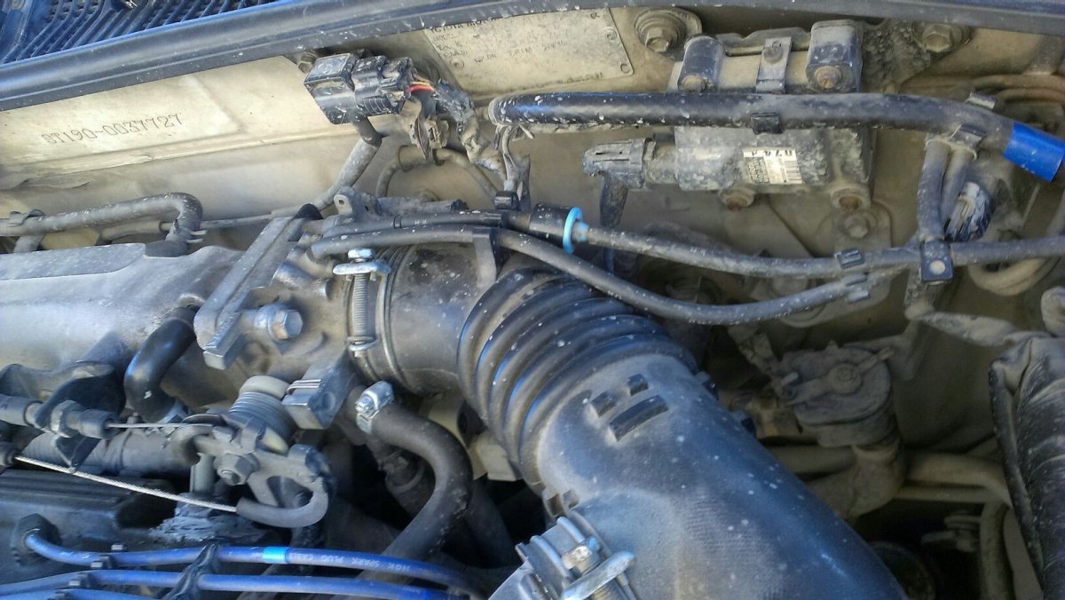 Шланги на дроссельной заслонки Тойота 4s