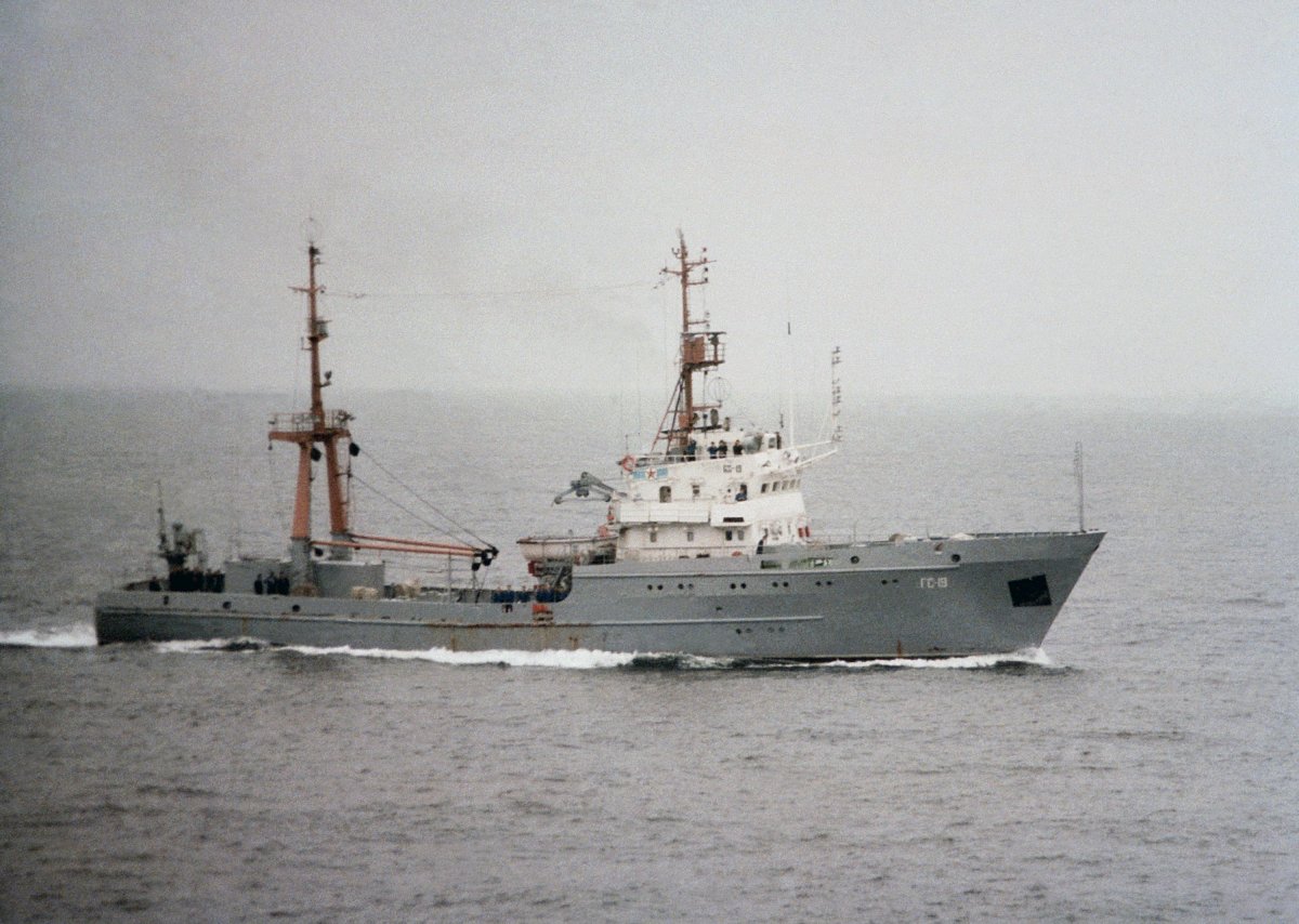 Стр 420 (сейнер-траулер рефрижераторный)