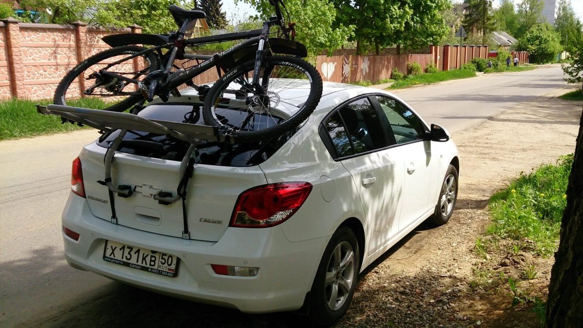 Chevrolet Cruze sedan багажник