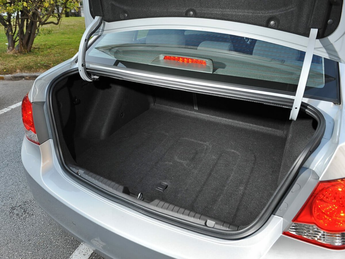 Багажник Chevrolet Cruze седан