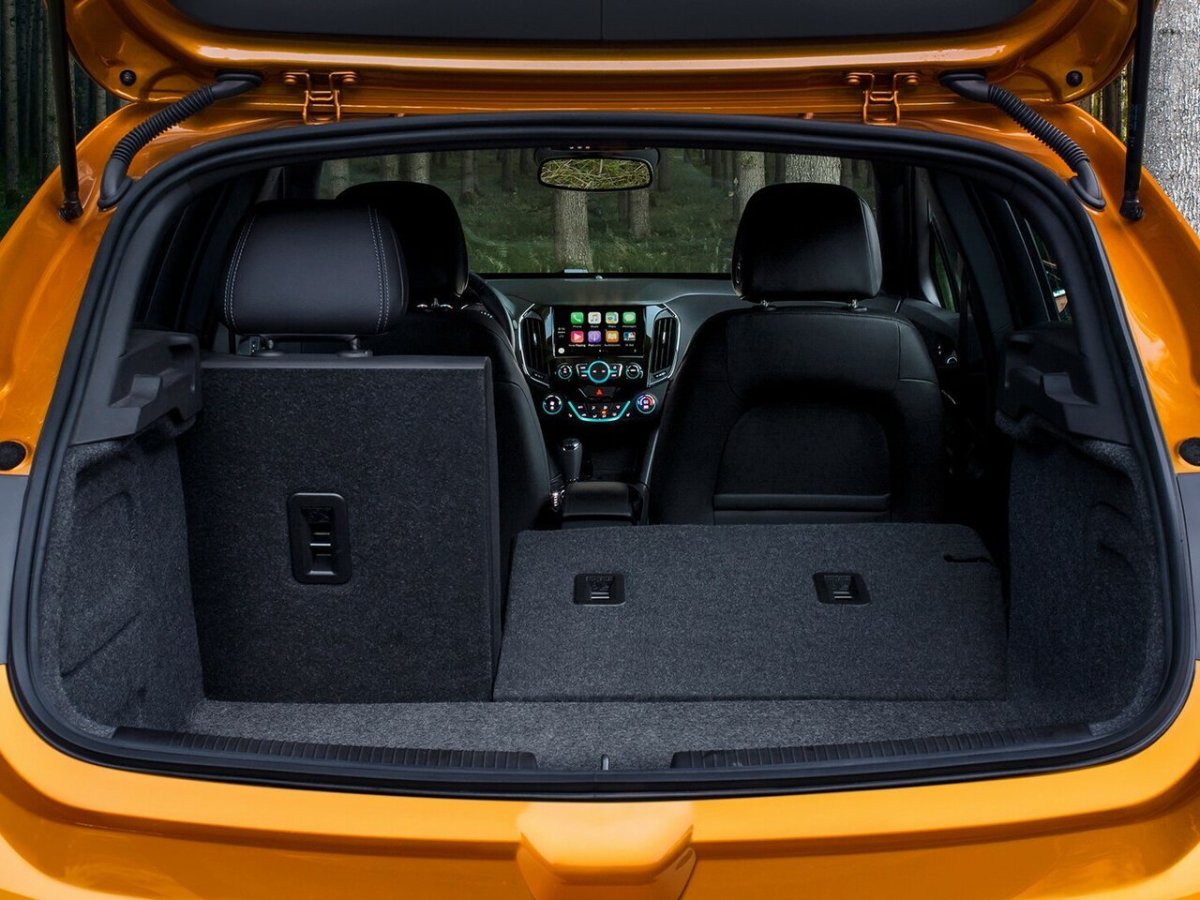 Габариты багажника Шевроле Круз