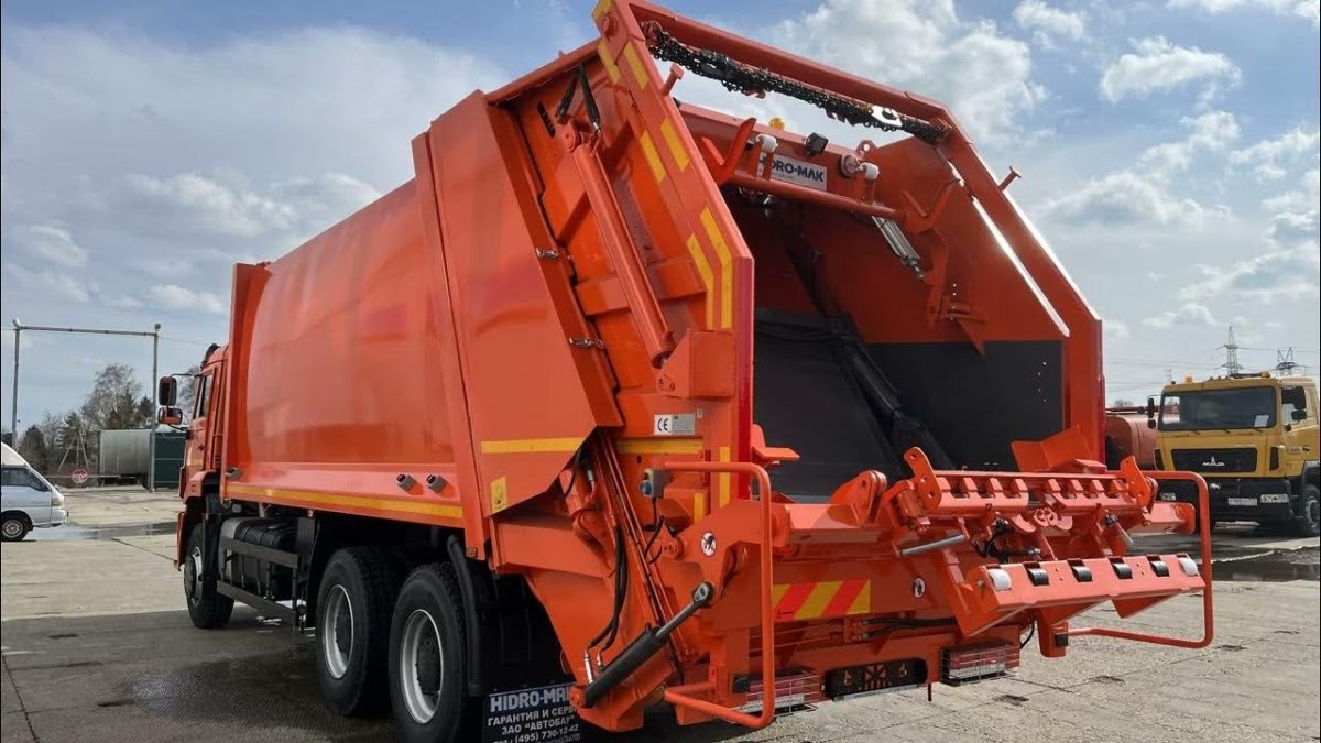 Мусоровоз КАМАЗ С задней загрузкой