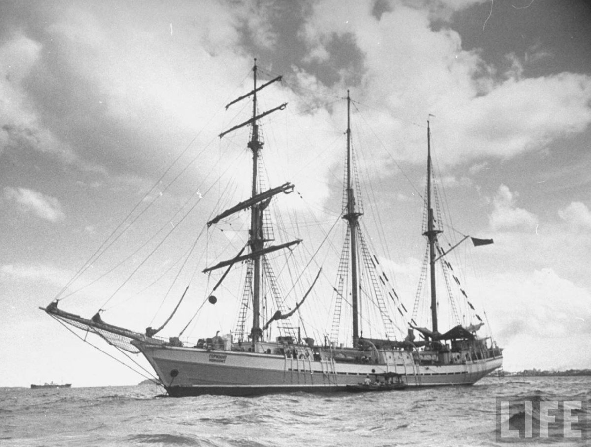 Баркентина Альфа