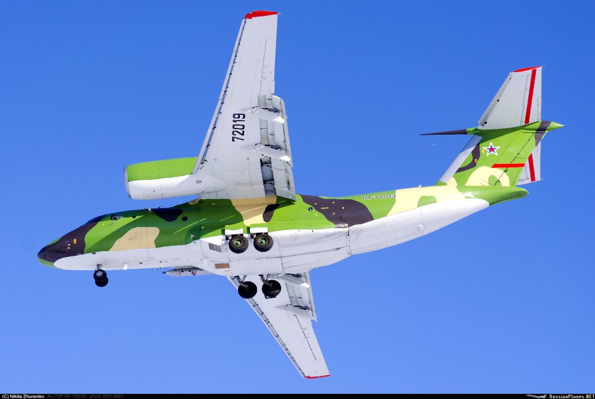 АН 72 В камуфляже