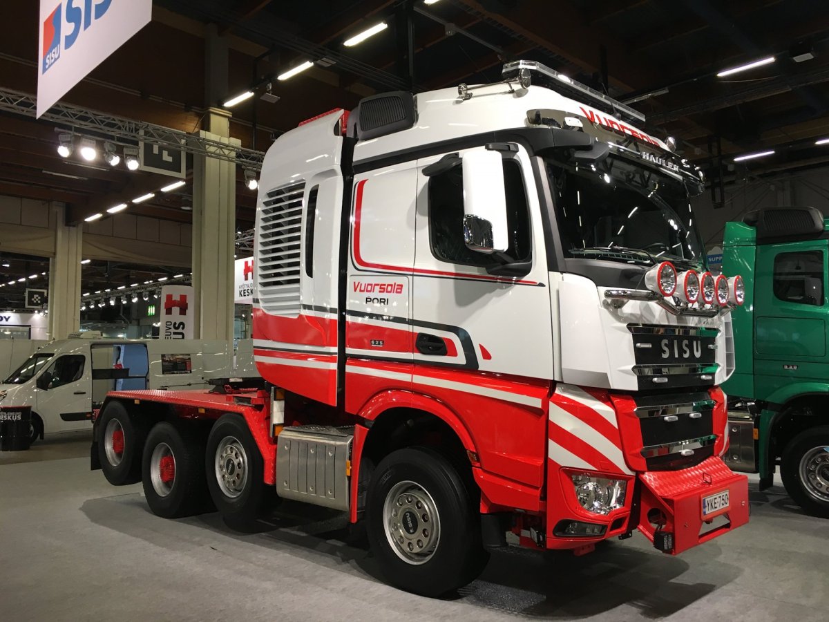 Выставка грузовиков в России