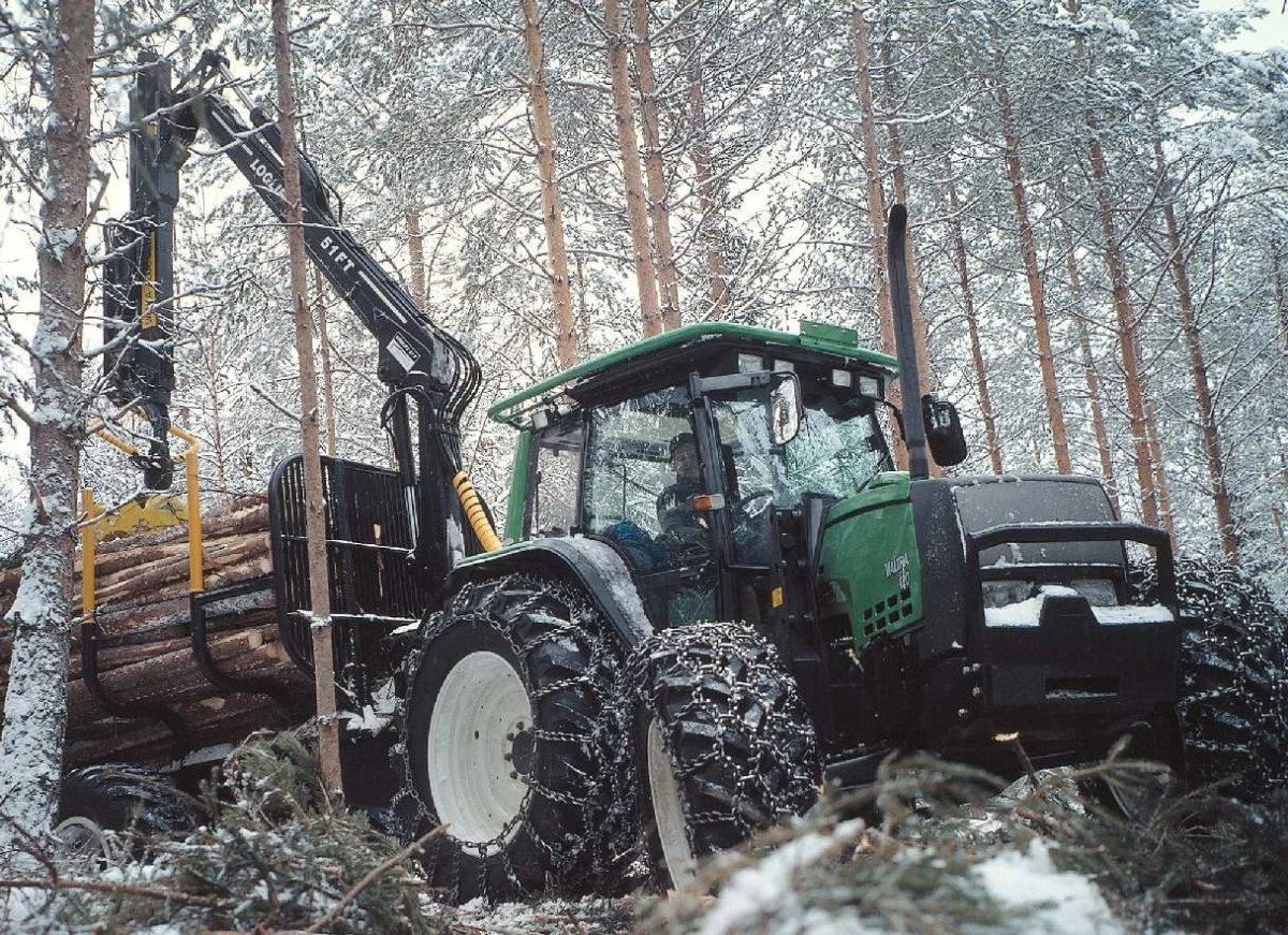 Трактор Лесной Валтра