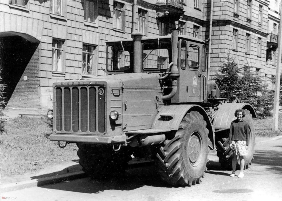 Кировец к 700 горбатый