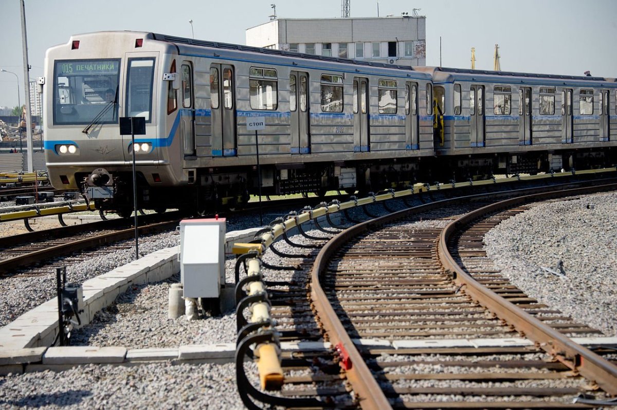 Вагон метро 81-717.6