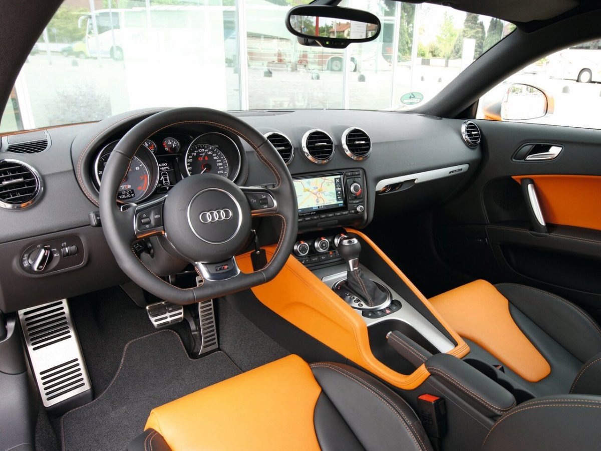 Audi TT 8j Interior
