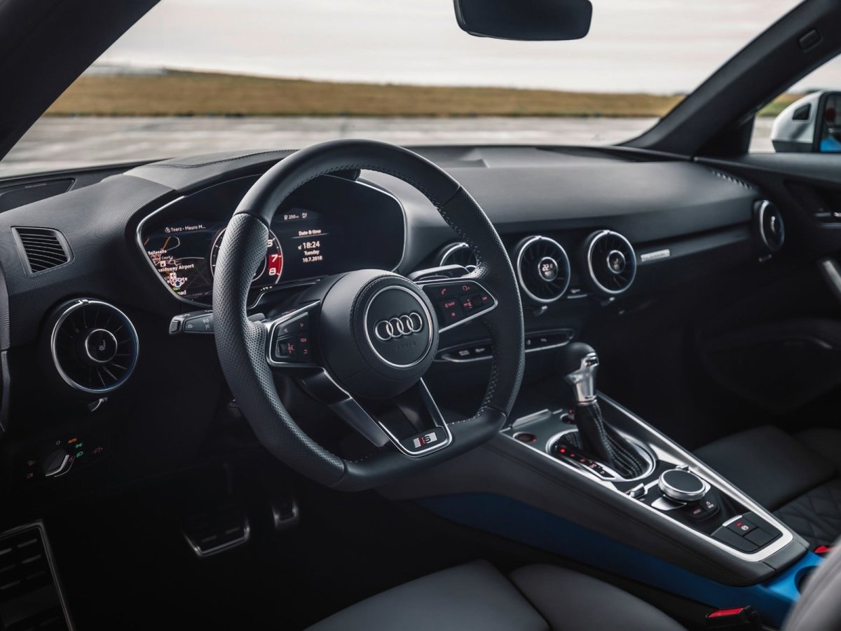 Ауди ТТ 2018 салон