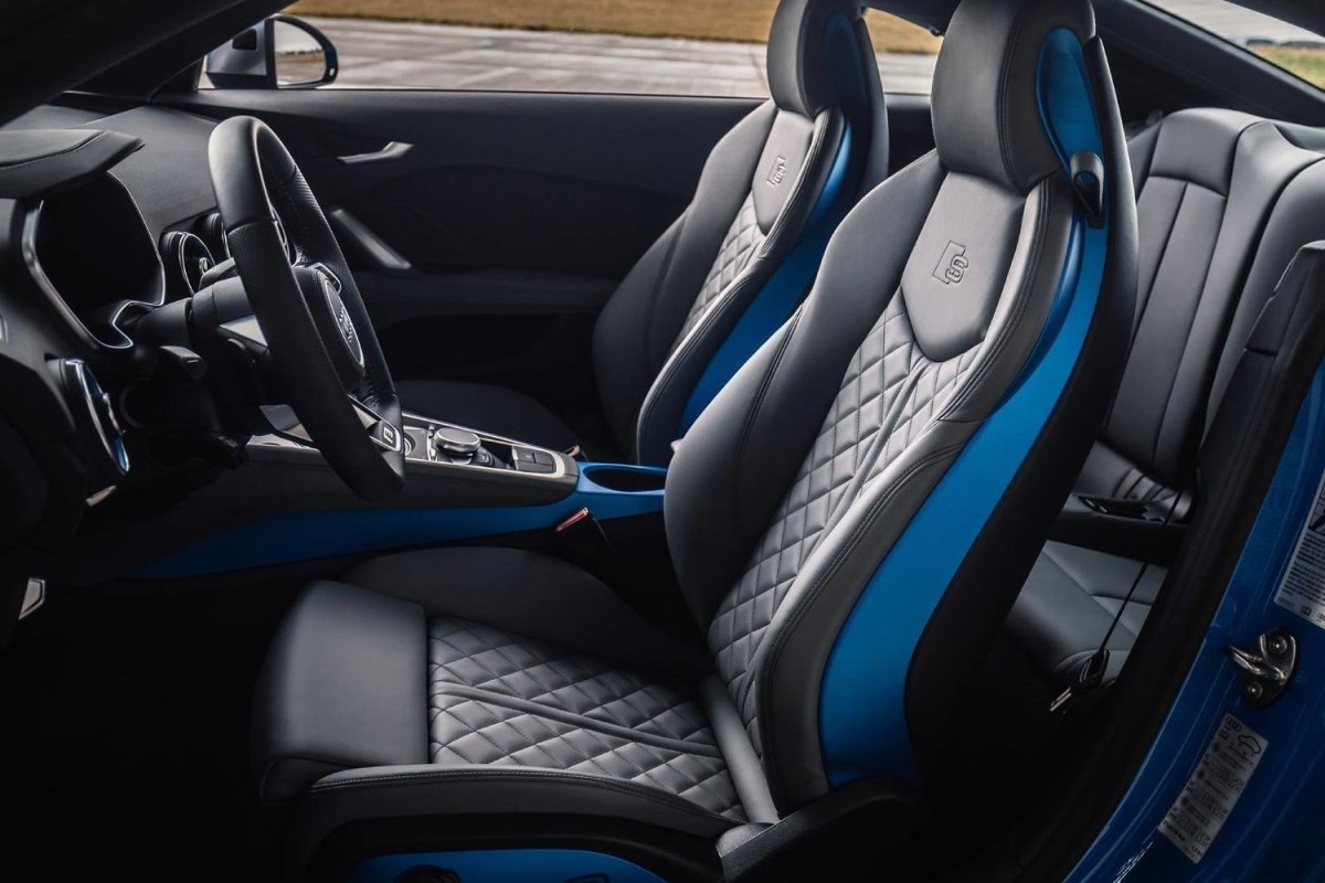 Audi TTS 2.0 AMT, 2023 салон