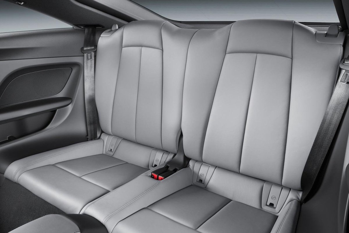 Ауди ТТ салон сзади