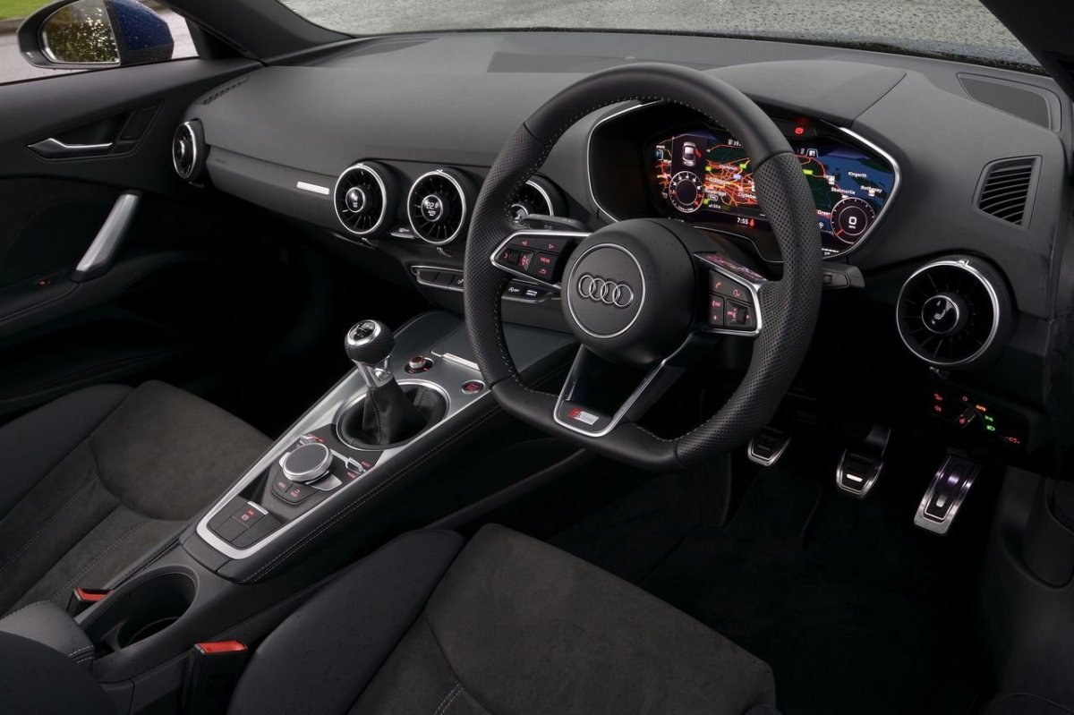 Audi TT mk3 интерьер