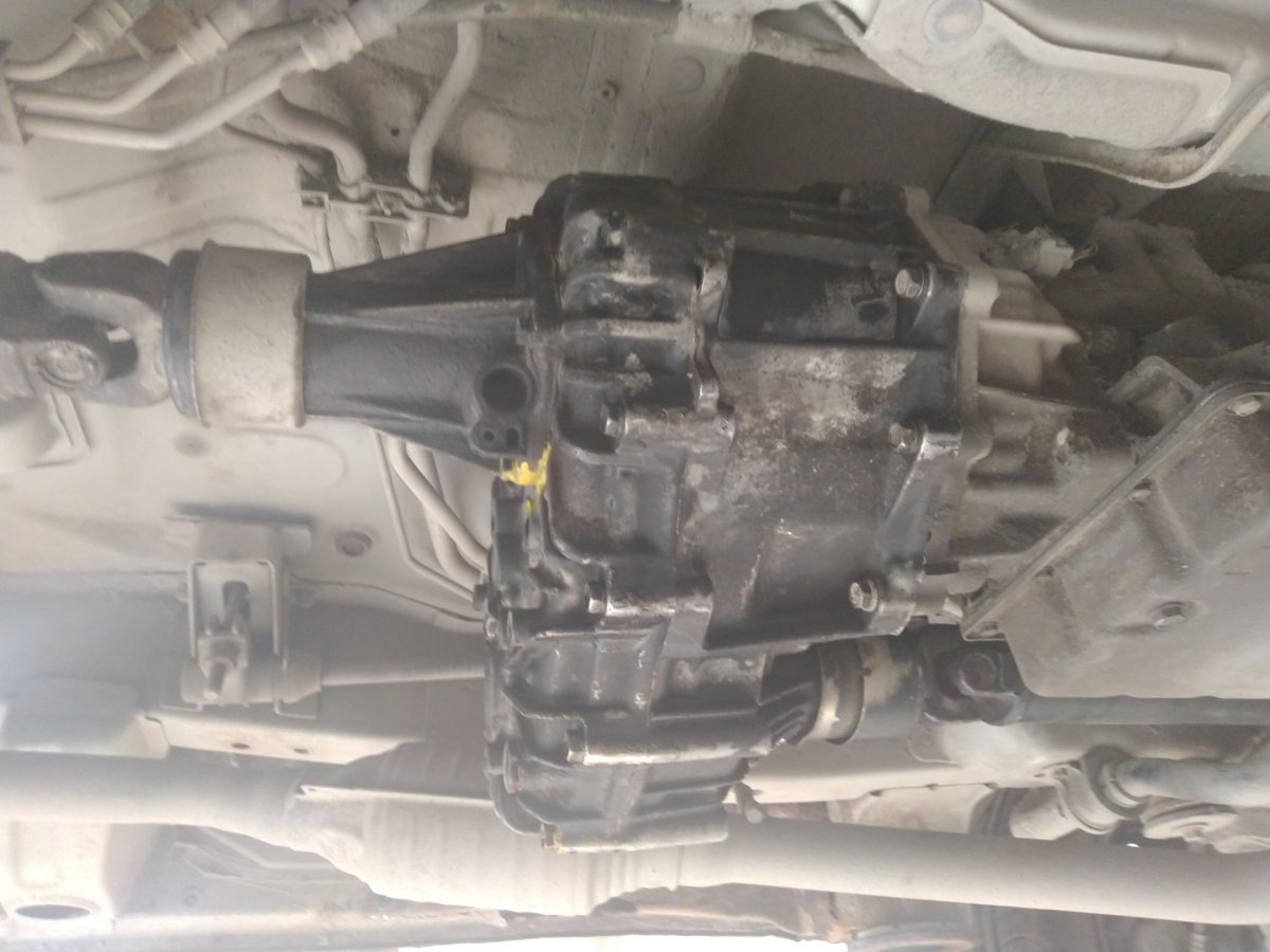 Тойота Камри заливная пробка АКПП