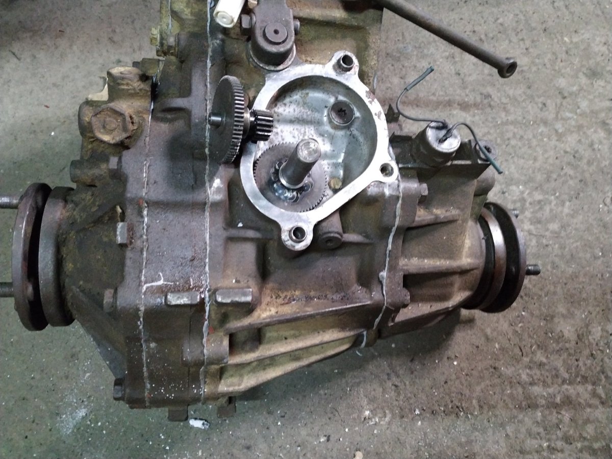 Раздатка Toyota Land Cruiser 80