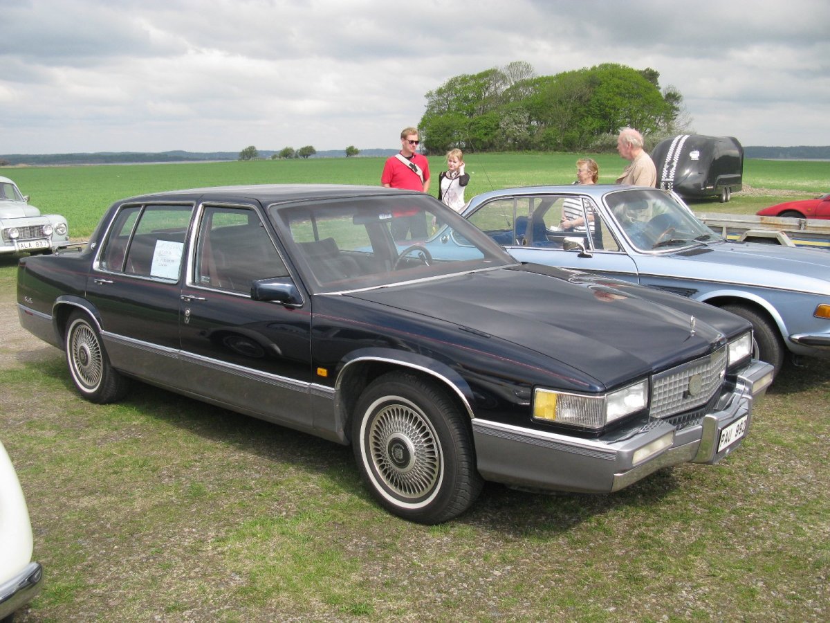 Кадиллак Deville 1993