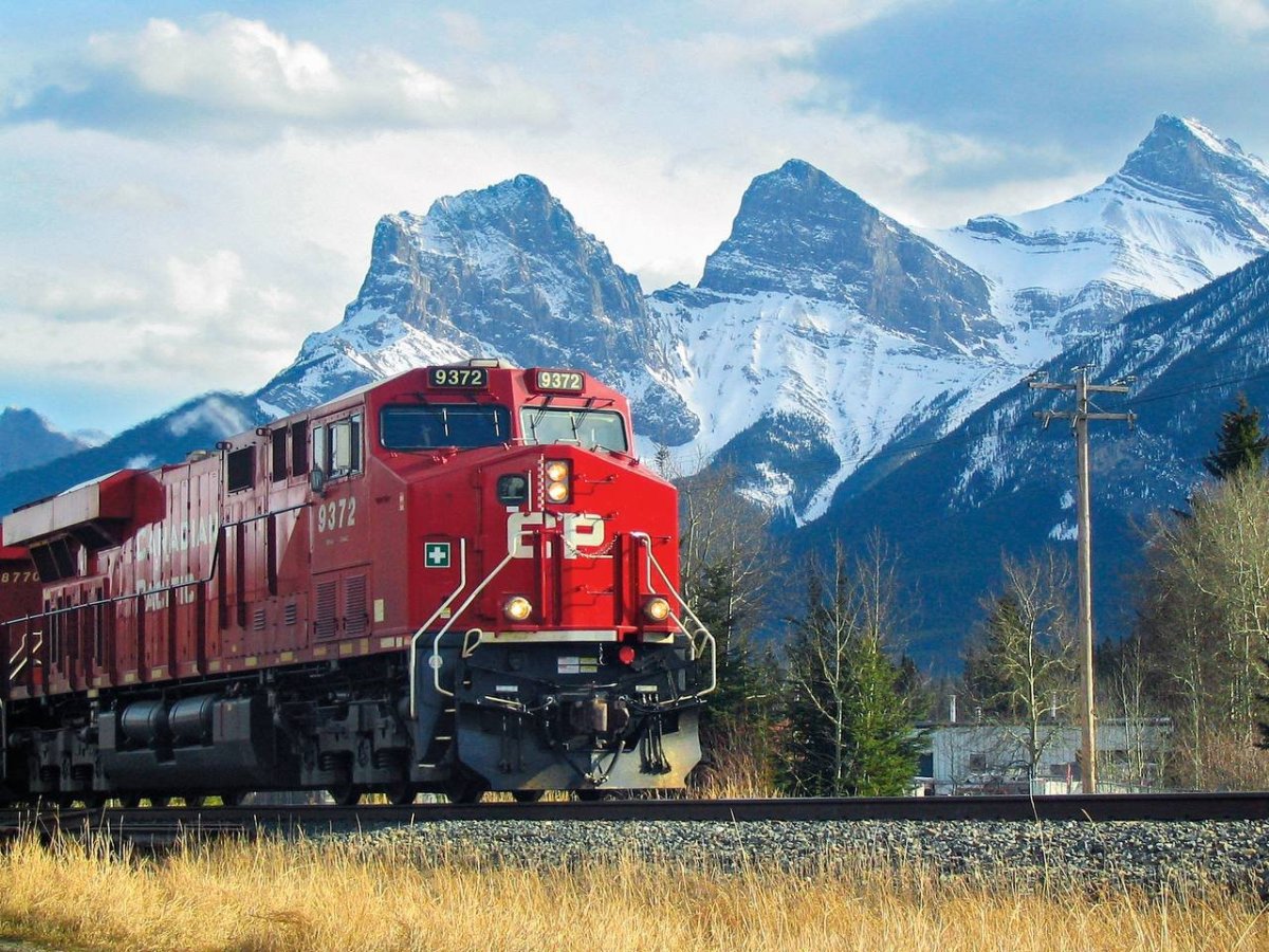 Трансканадская железная дорога