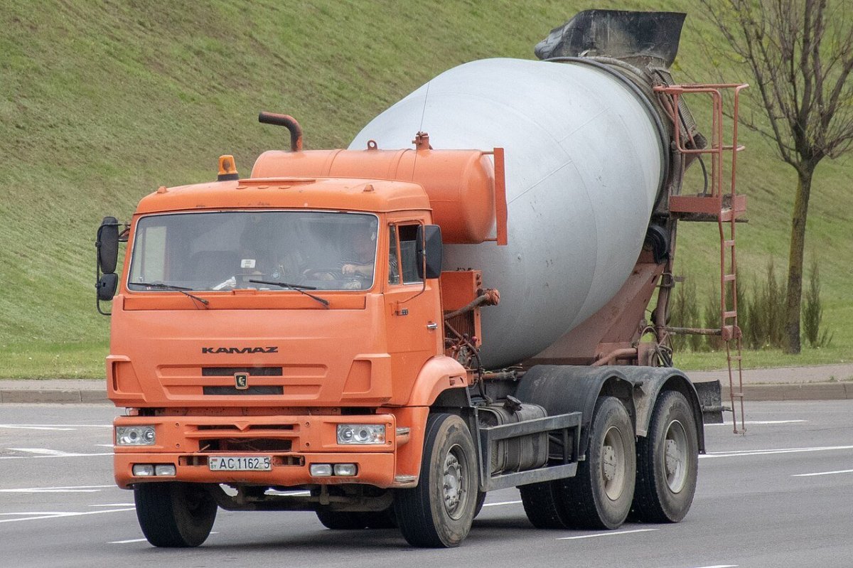 КАМАЗ цементовоз