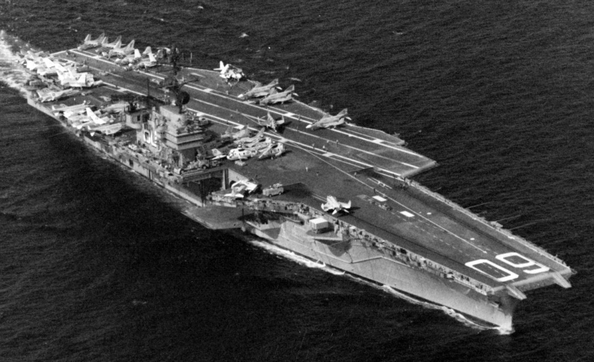 Saratoga авианосец