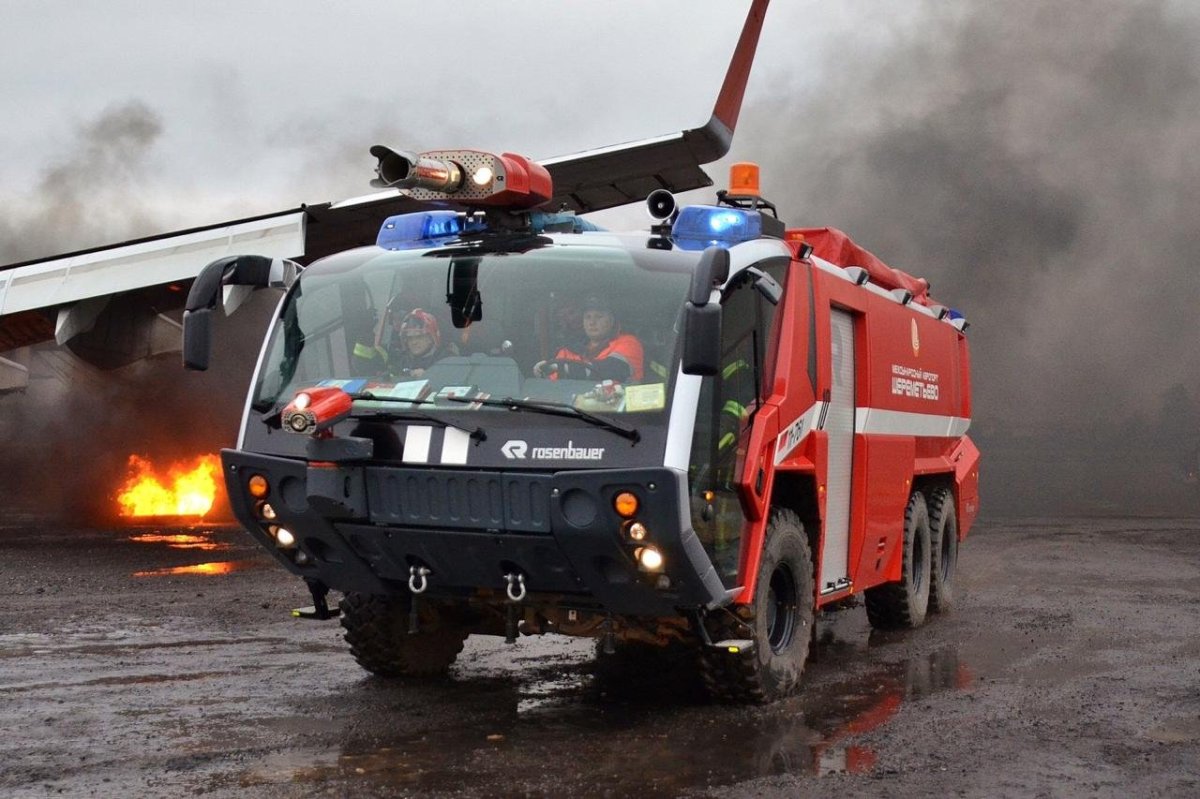 Аэродромный пожарный автомобиль Rosenbauer