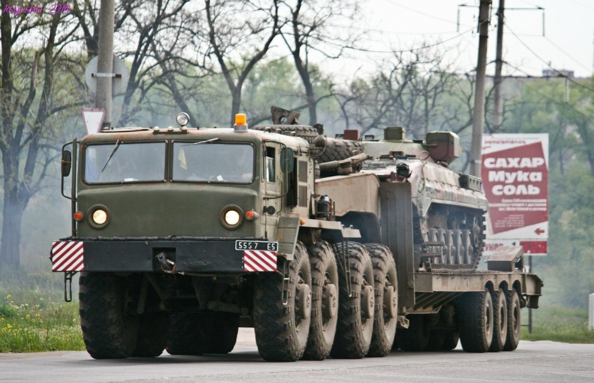 Дежурный тягач МАЗ-537