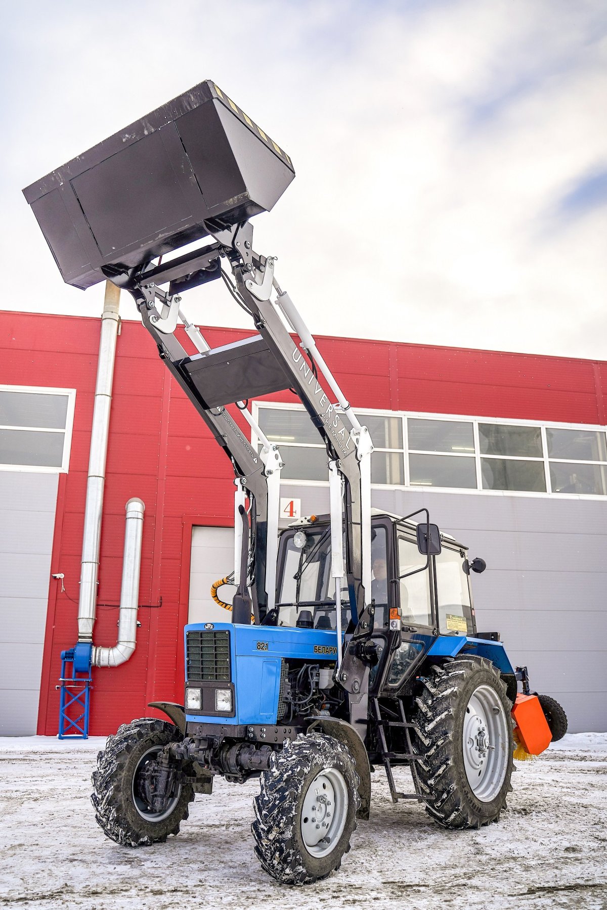 Навесной фронтальный погрузчиком универсал Premium