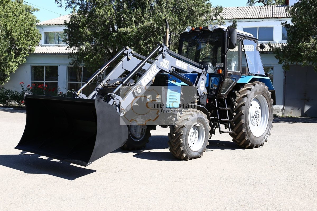 Фронтальный погрузчик Турс 2000