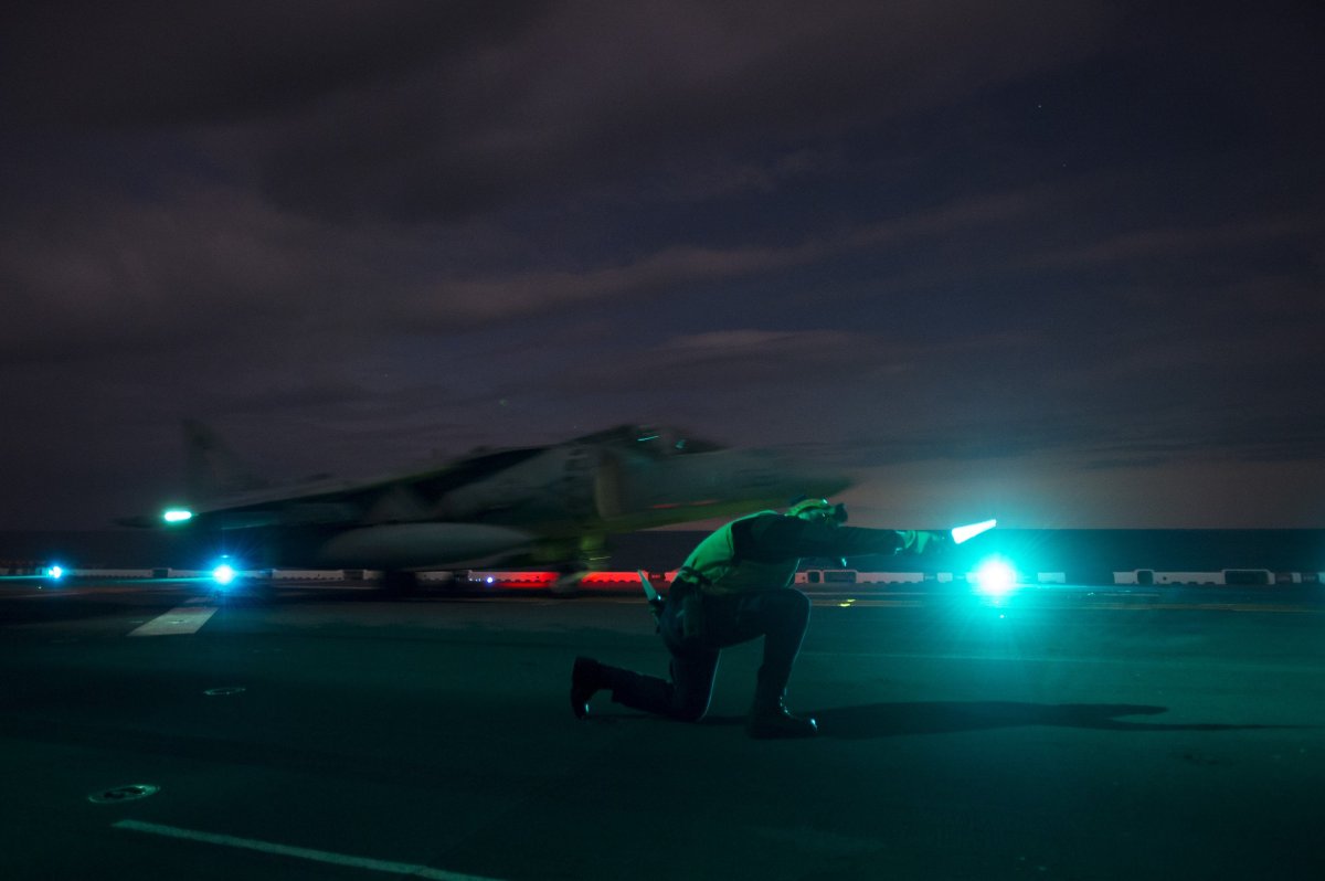 Полёт Истребителч ночью.