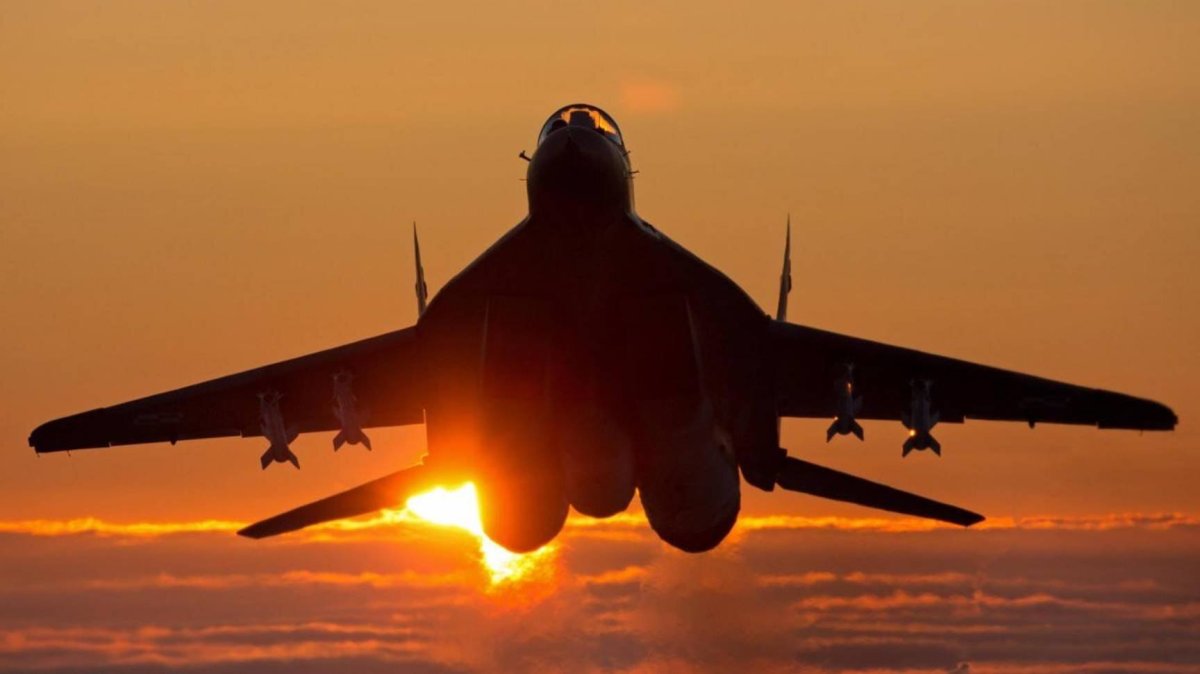 Миг-29 истребитель ночью