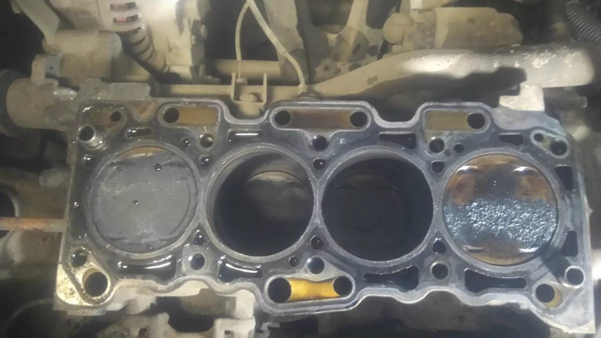 Причина масложора на Лансер 9