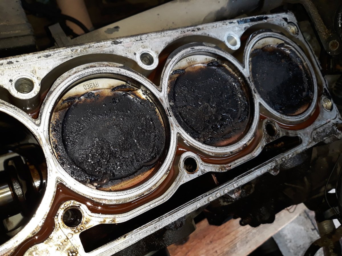 Мотор жрет масло