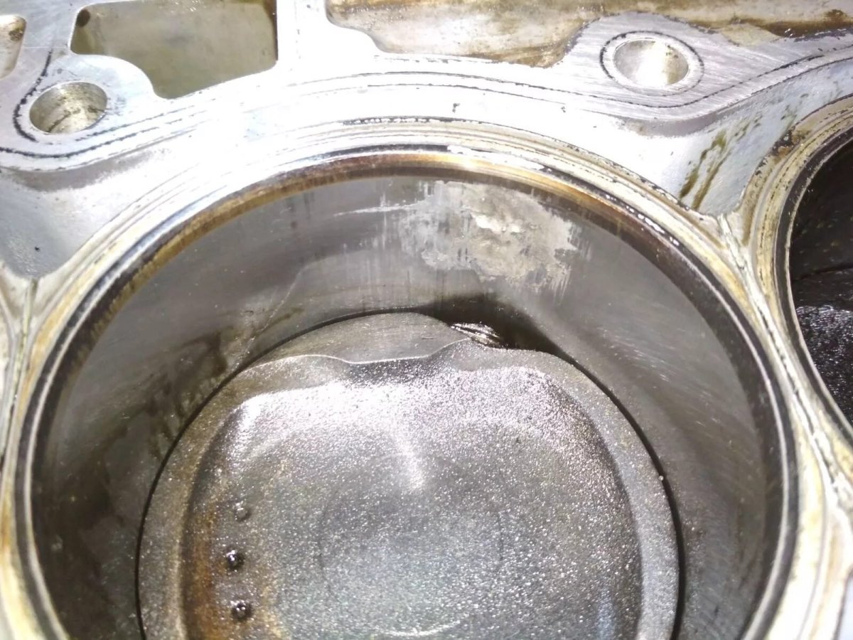 Масложор в двигателе 2.0 Nissan Qashqai g10