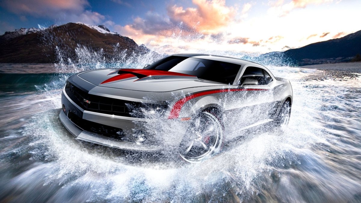 Машина в брызгах воды