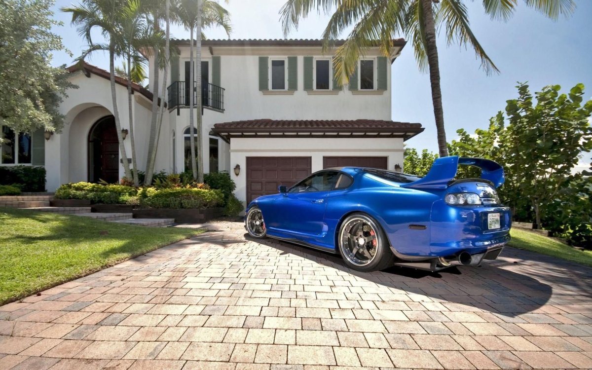 Особняк с машиной