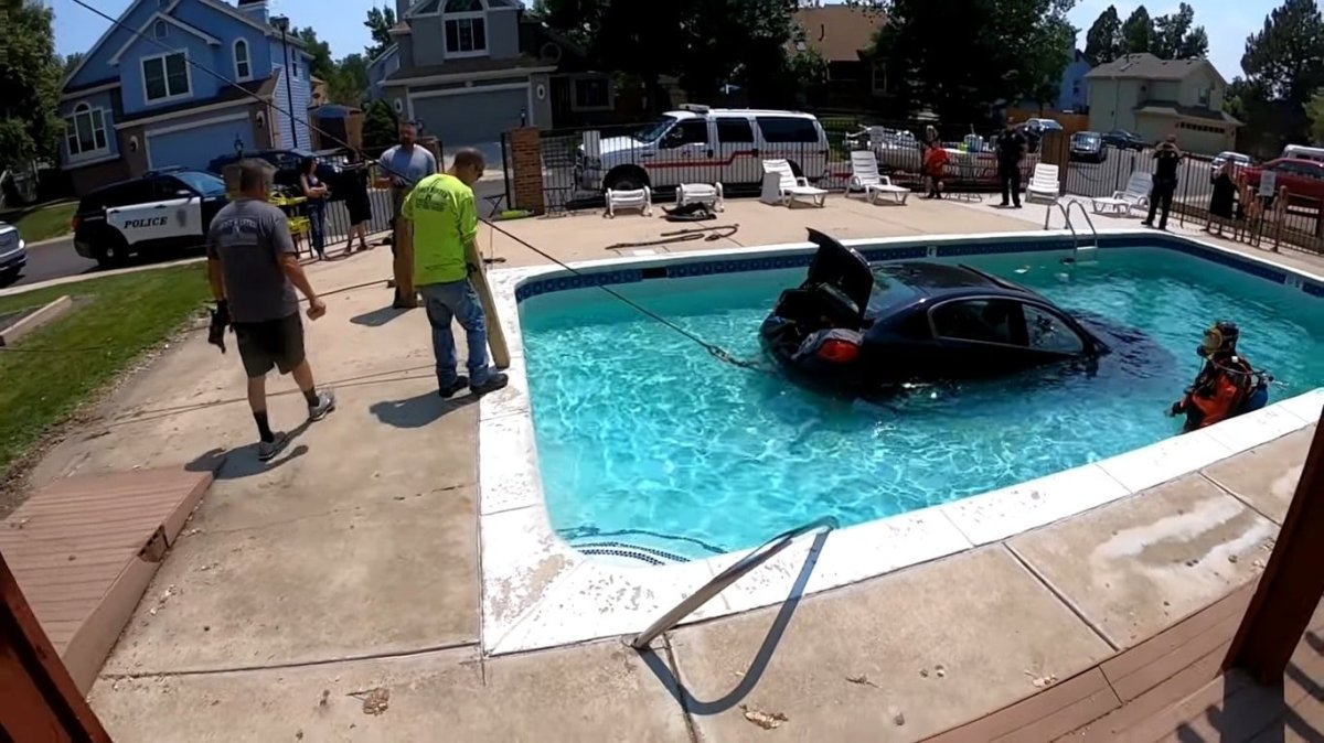 Авто в воде