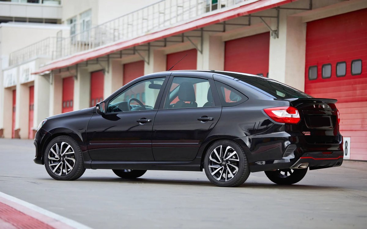 Лада Гранта 2023 лифтбек спорт