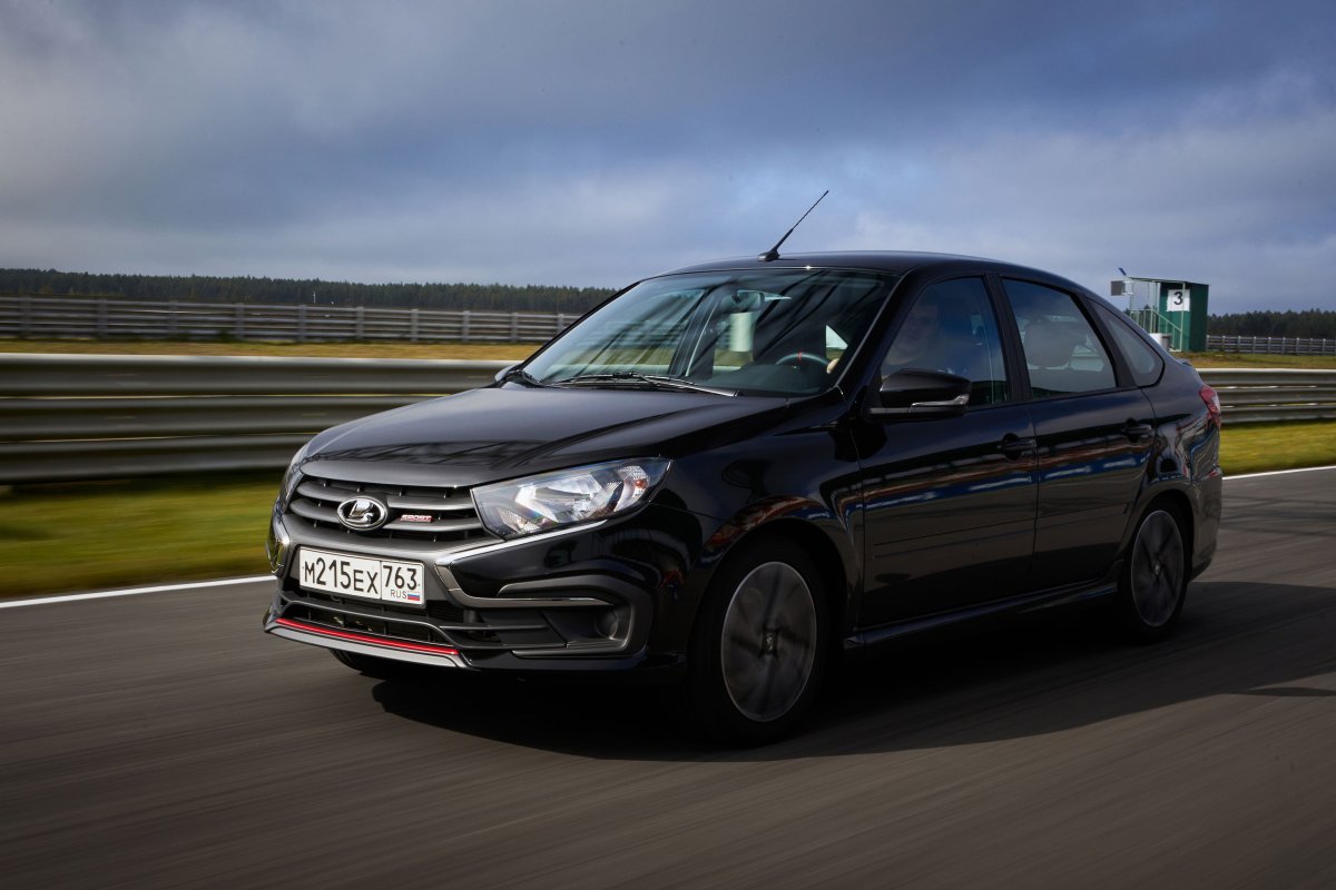 Гранта лифтбек драйв Актив 2023