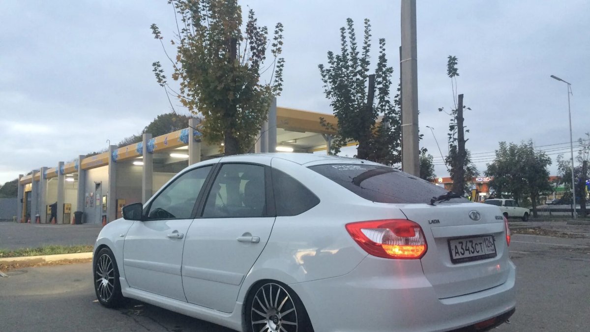 Лада Гранта лифтбек -90