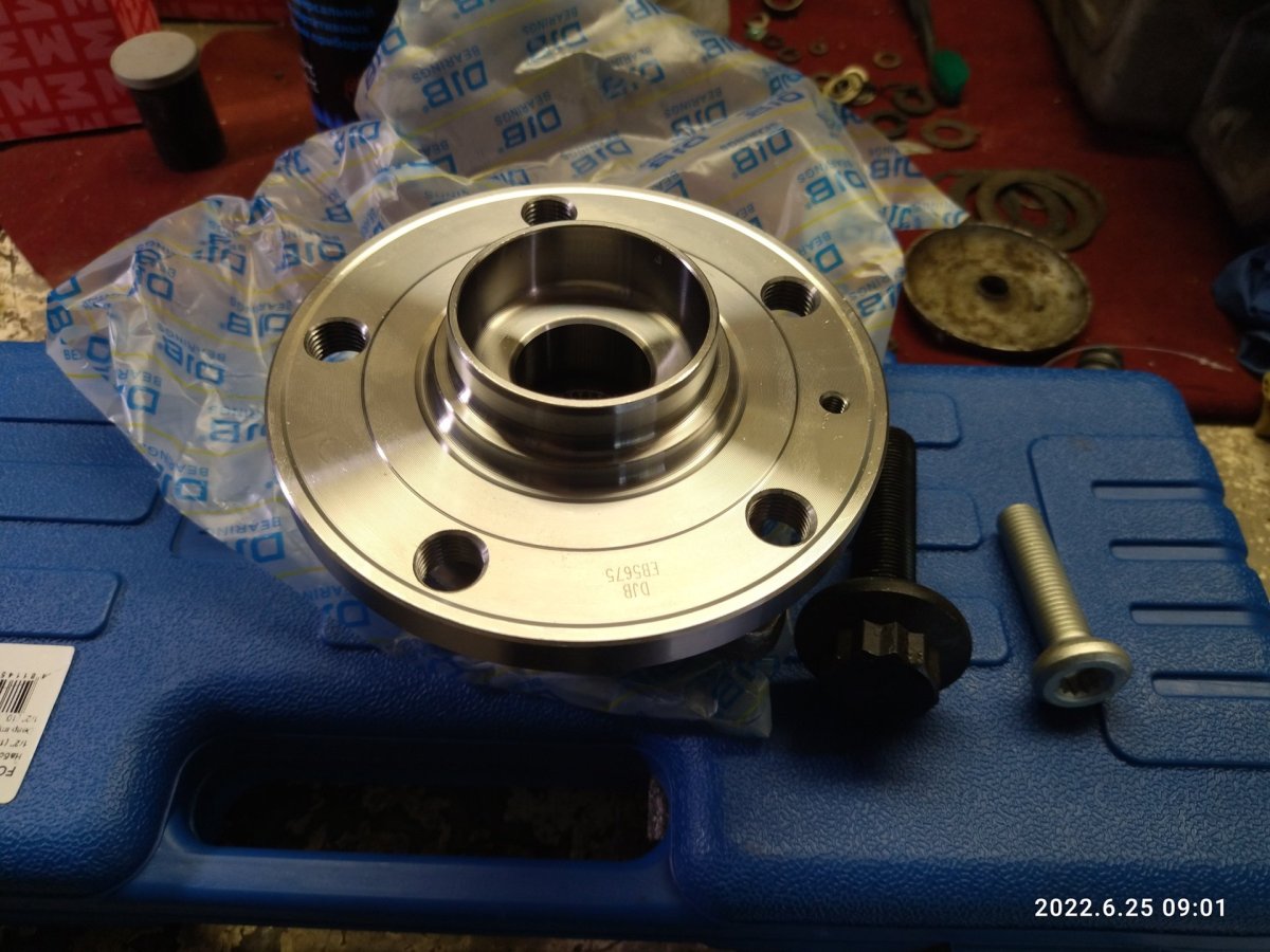 Шкода Йети передняя ступица 1.6 автомат