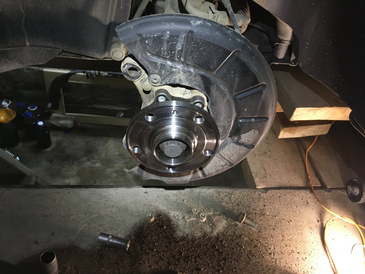 Ступичный подшипник Шкода ети 2011 год