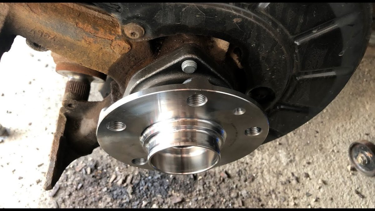 Ступичный подшипник Шкода Йети 1.4 передний