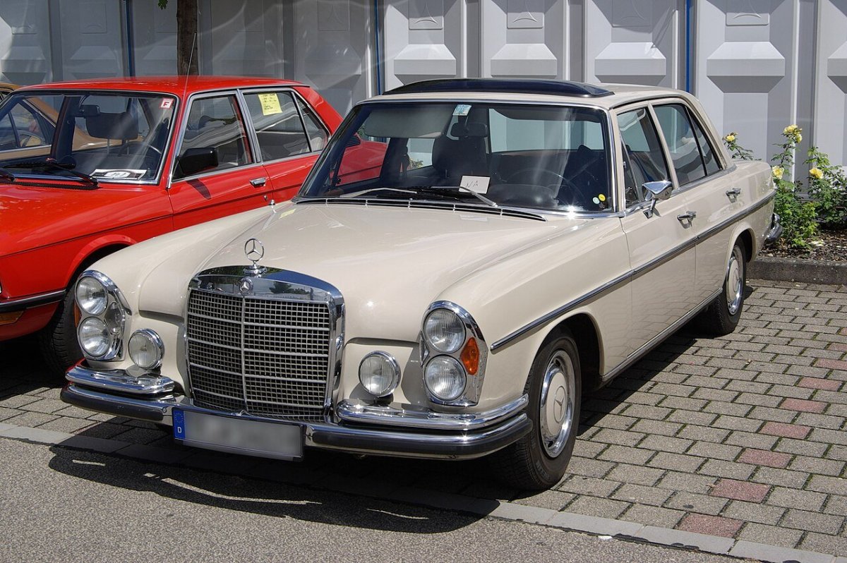 Mercedes w122