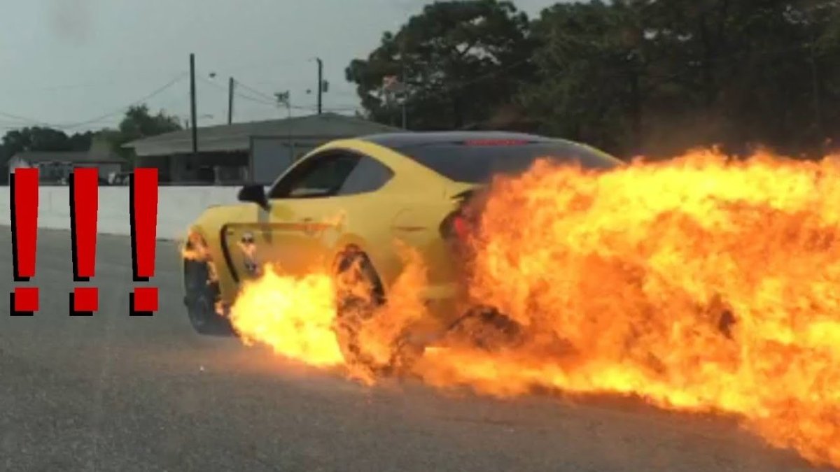 Огонь из выхлопной трубы