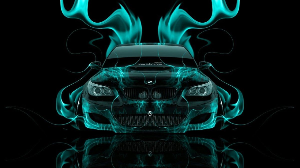 Машина на фоне огня