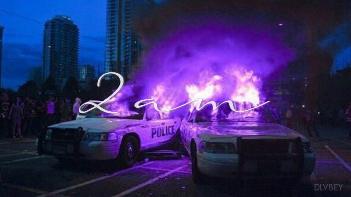 Горящие полицейские машины