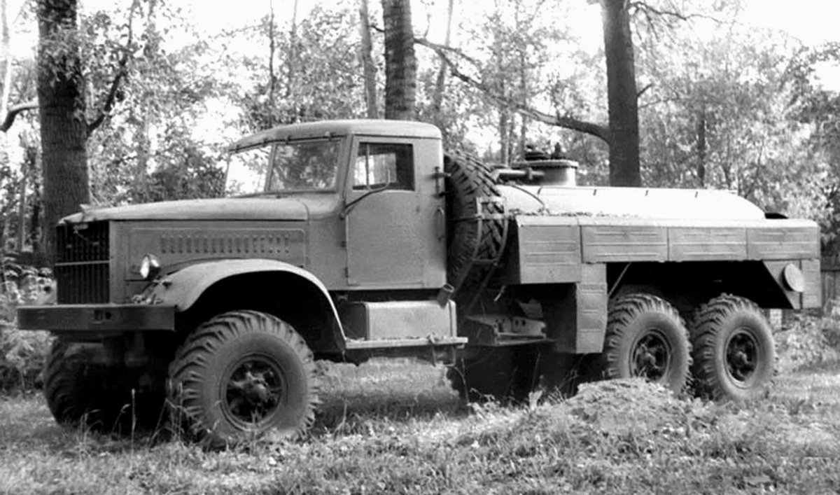 КРАЗ-214 бензовоз