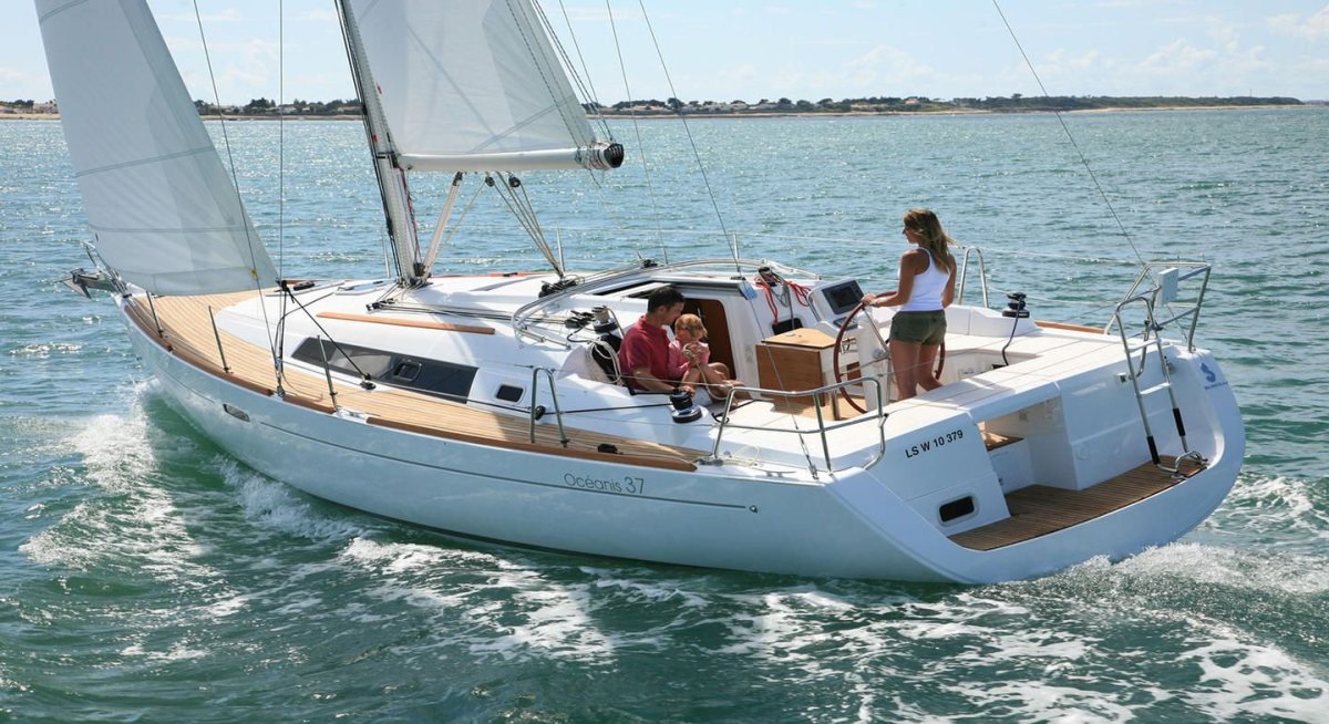 Beneteau oceanis 37