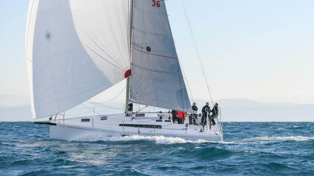 Парусная яхта Beneteau sense 50
